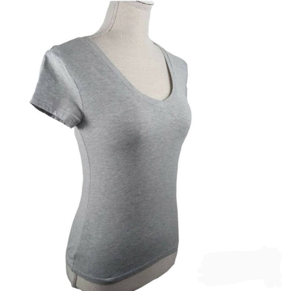 🔥4/$20 Love To Love Classic V-Neck Tee Medium - Picture 1 of 12